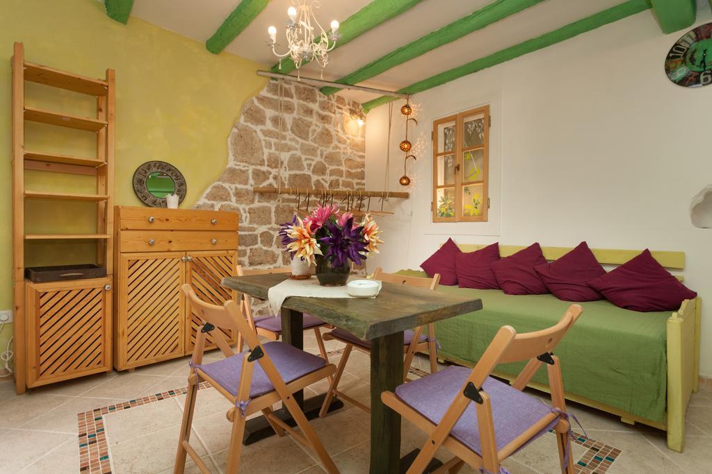 Studio With Garden In Rovinj Bagian luar foto